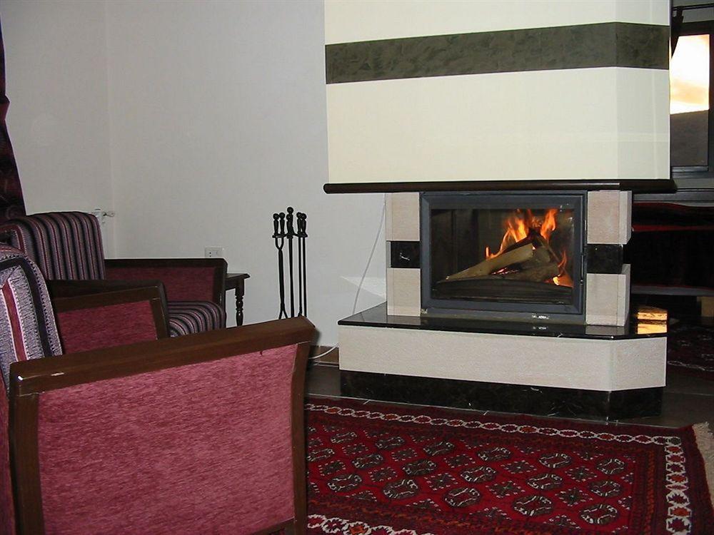 Iris Flower Hotel Jezzine Exterior photo